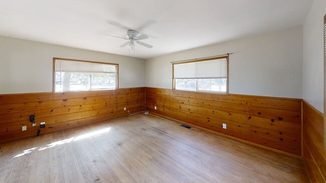 Photo - Looking for space, look no further!