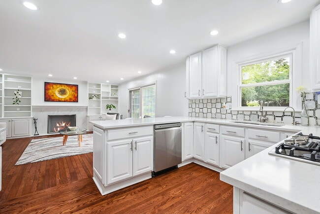 Photo - 1 Camberley Ct