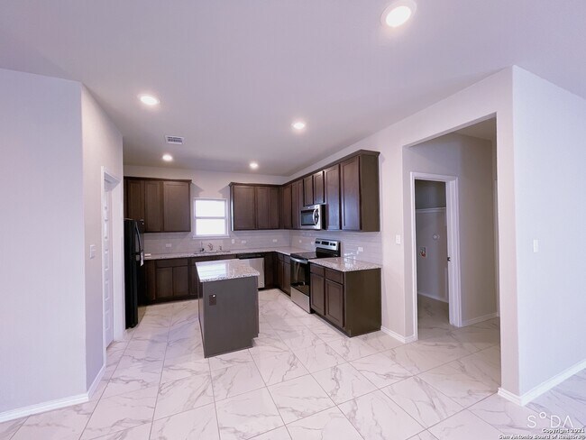 Photo - 7722 Abbey Pl