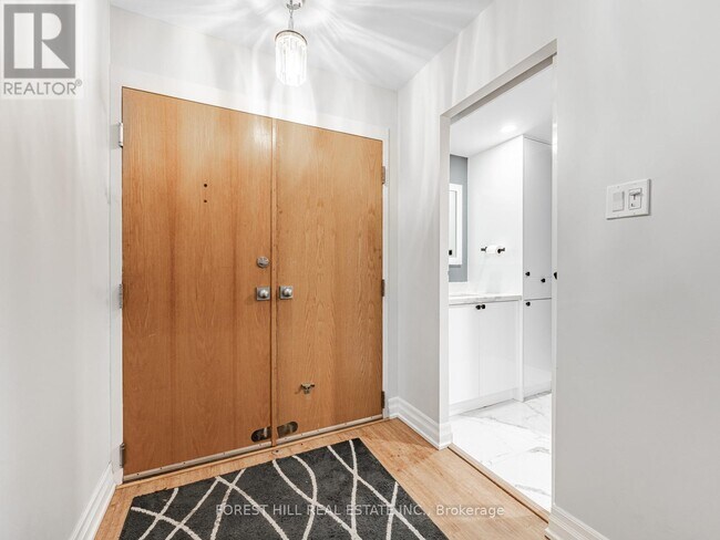 Photo - 110 Bloor St W Unité 1306