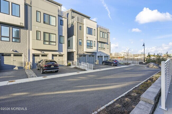 300 Asbury Ave Unit 14