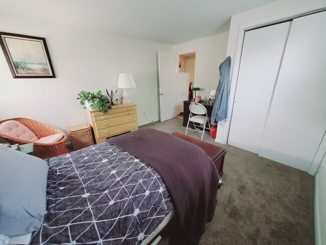 Photo - 47 Whitmore Ln Unit 3