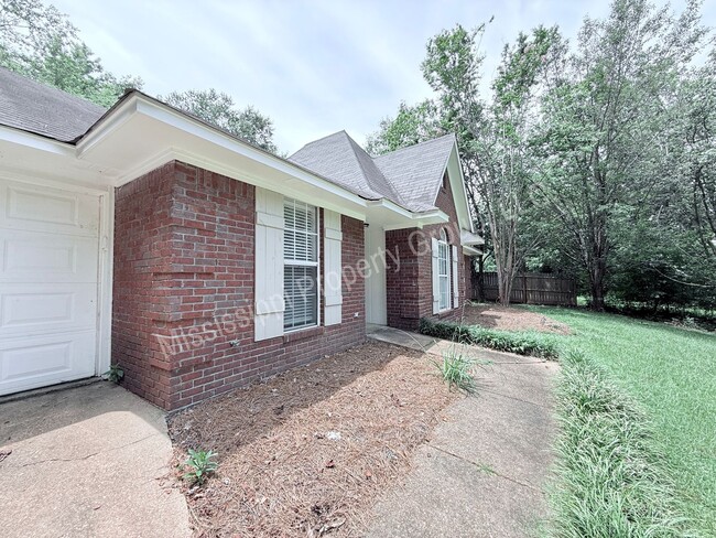 2112 Harris Dr