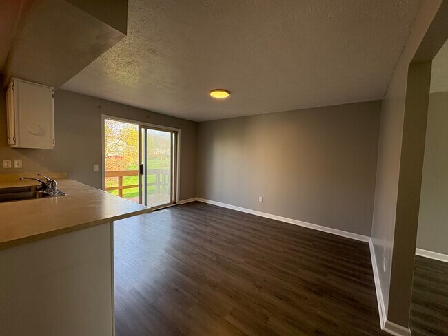 Photo - 1143 Hampton Dr