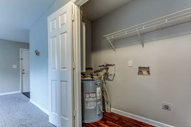 2 BR, 2BA - 1060SF Utility Closet