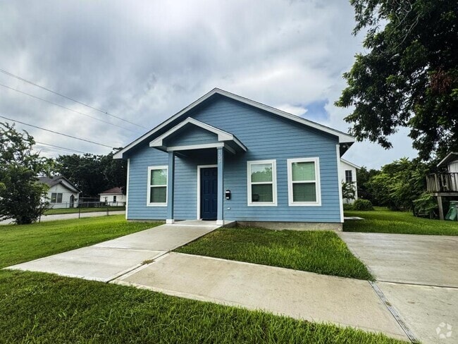 Building Photo - 1408 N De Leon St Rental