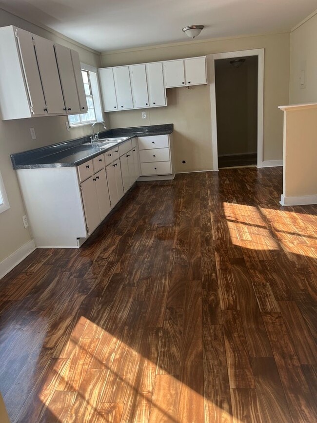 Building Photo - 809 Old Talladega Hwy