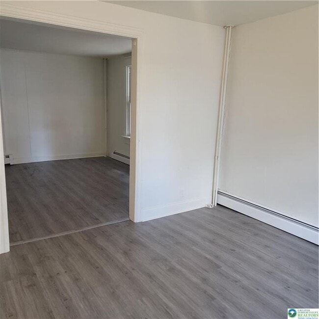 Photo - 132 W Chew St