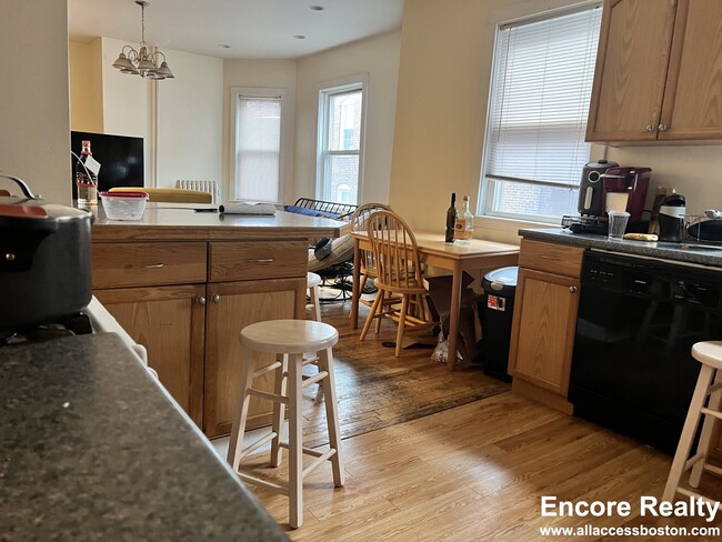 335 Faneuil St Unit 2