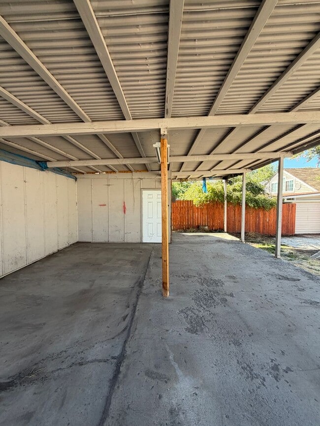 721 Mitchell St
