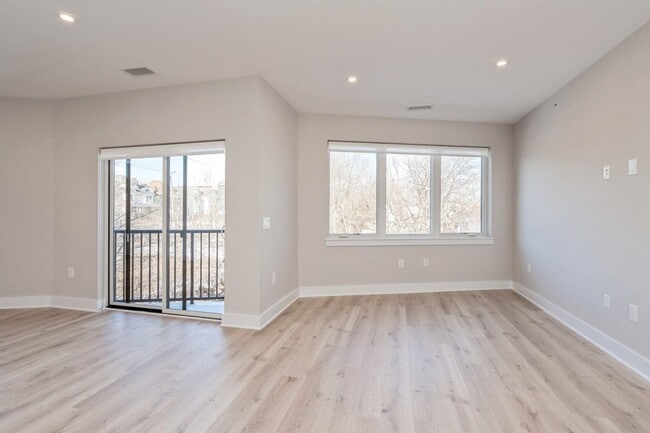 Photo - 201-205 Randolph Ave Unidad 105