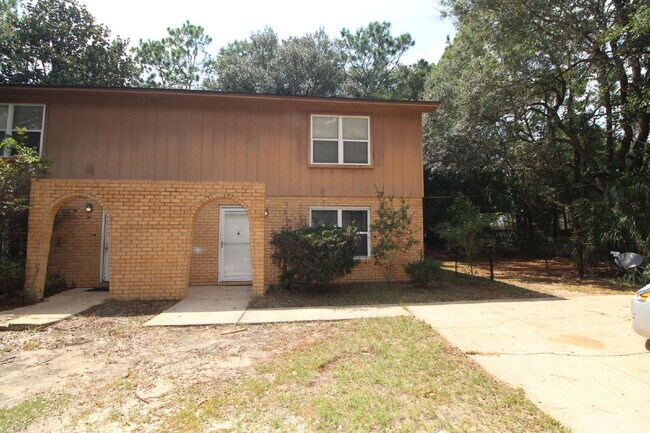 Updated Northeast Pensacola 3BR End-Unit Townhome Near UWF & Cordova Mall with Fresh Paint, New C...