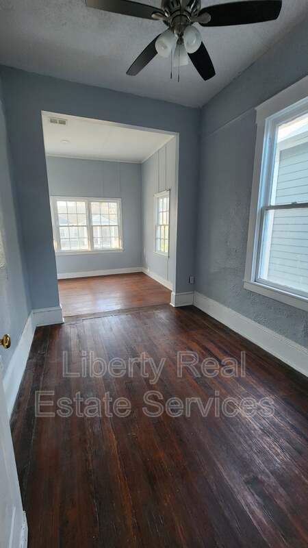 Photo - 826 E Duffy St