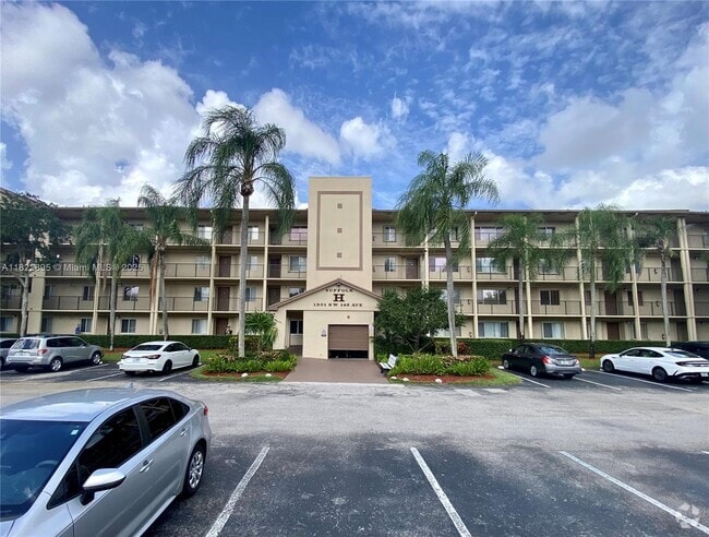 Building Photo - 1301 SW 142nd Ave Unit 213H Rental