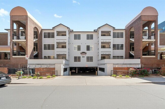 Building Photo - 501 W 26th St Unit 109