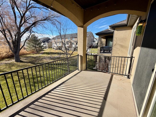 Photo - 2001 W Golden Pond Way