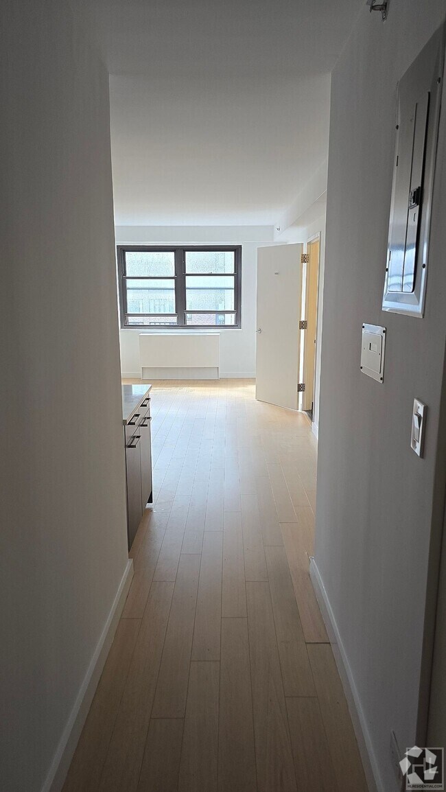 Building Photo - East 39th Street Unit 16C Rental