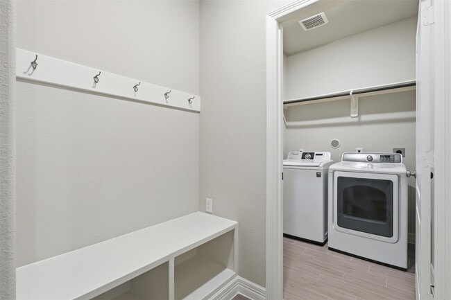 Photo - 119 Buttonwood Ct