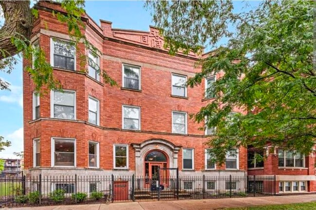 Building Photo - 4941 S Michigan Ave Unit 2N