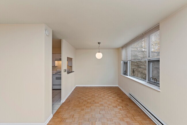 Photo - 1443 N Dearborn St Unit 2BD