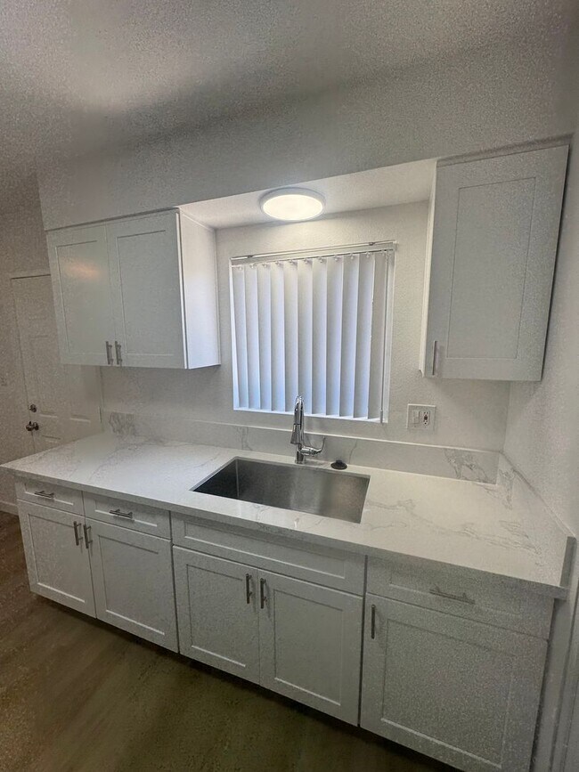 Photo - 10541 Sycamore Ave Unit 10541