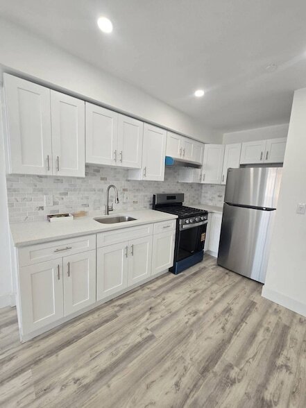 Photo - 41-20 71st St