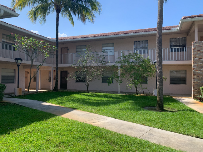 Photo - 8431 Royal Palm Blvd Apartment