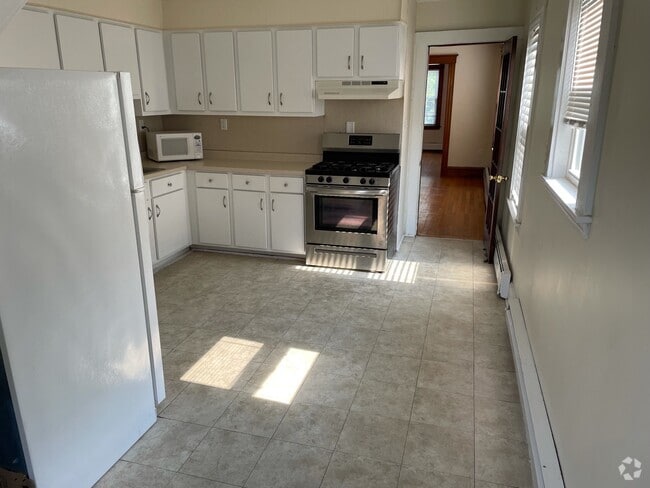 Building Photo - 20 Presentation Rd Unit 2 Rental