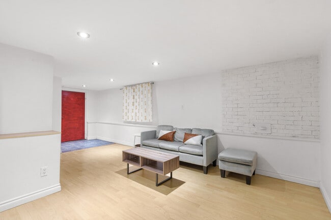 Photo - 2580 Trafalgar St Unit ID1353850P