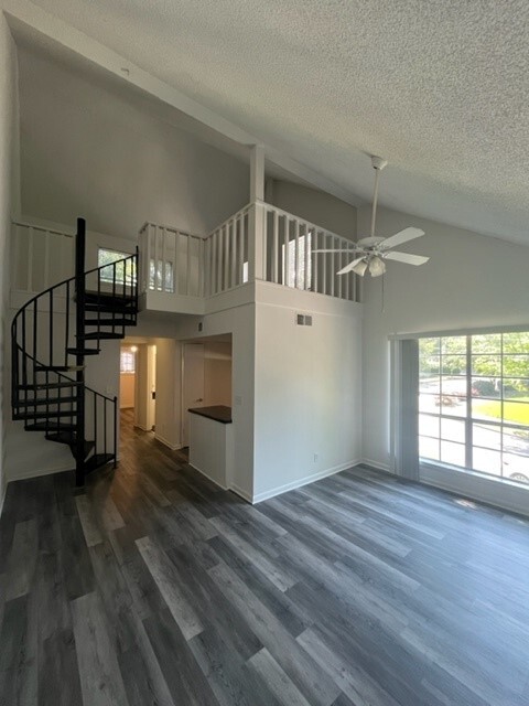 Building Photo - The Cliffs Rental