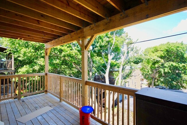 Photo - 98 Montebello Rd Unit 1