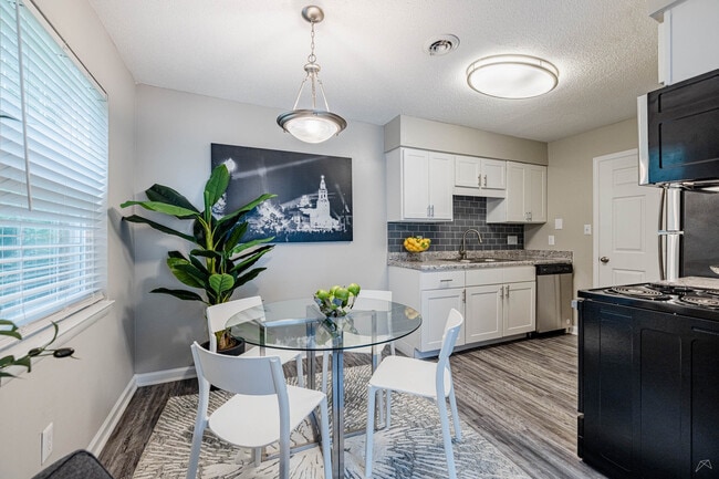 Woodland Creek Townhomes and Apartments