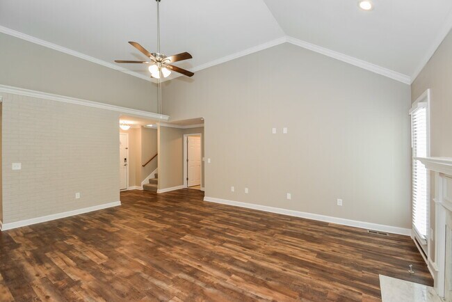 Photo - 117 Lakeside Ct