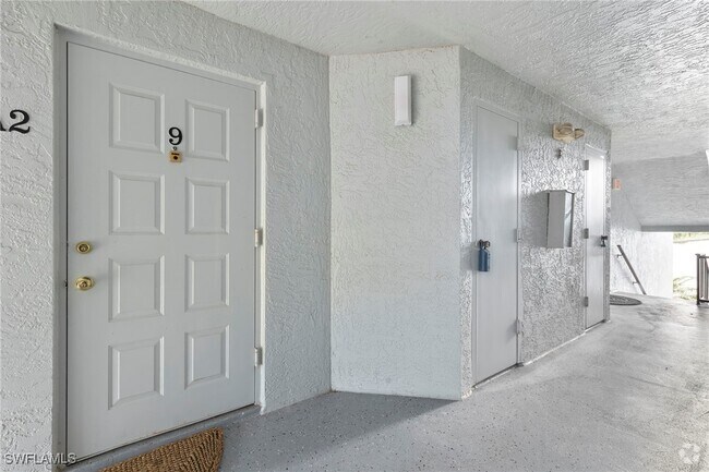 Building Photo - 9970 Sailview Ct Unit 9 Rental