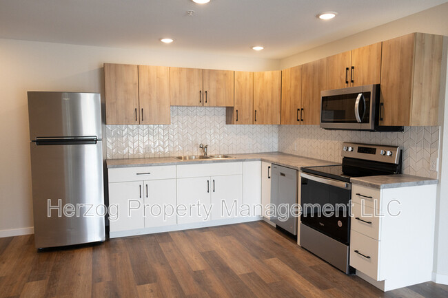 Photo - 1020 Lakeland Dr NE Unit Apt 201