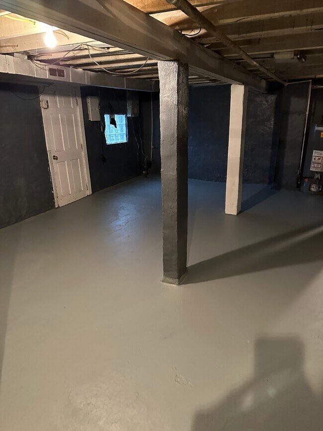 basement - 1418 Hays St