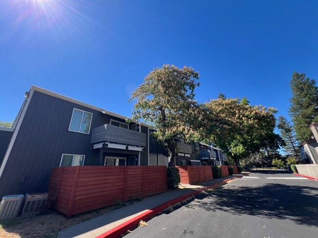 Greenhaven Oaks Apartments