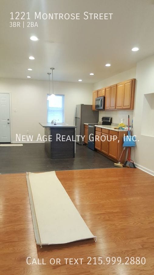 Photo - 1221 Montrose St