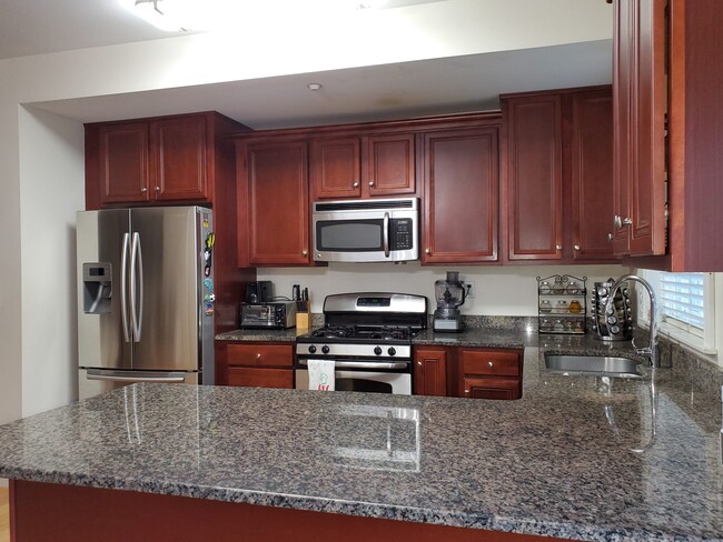 Kitchen - floor 1 - 33 Indian Ridge Ter Townhome