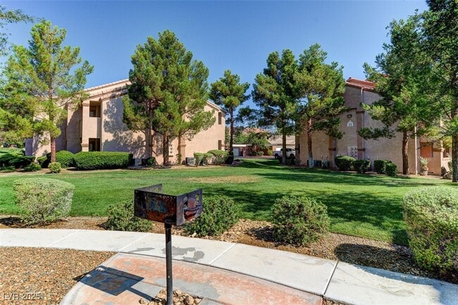 Building Photo - 1150 N Buffalo Dr Unit 2037