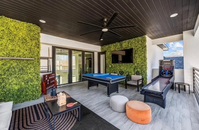 Building Photo - 13 Rd 660