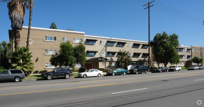Villas West