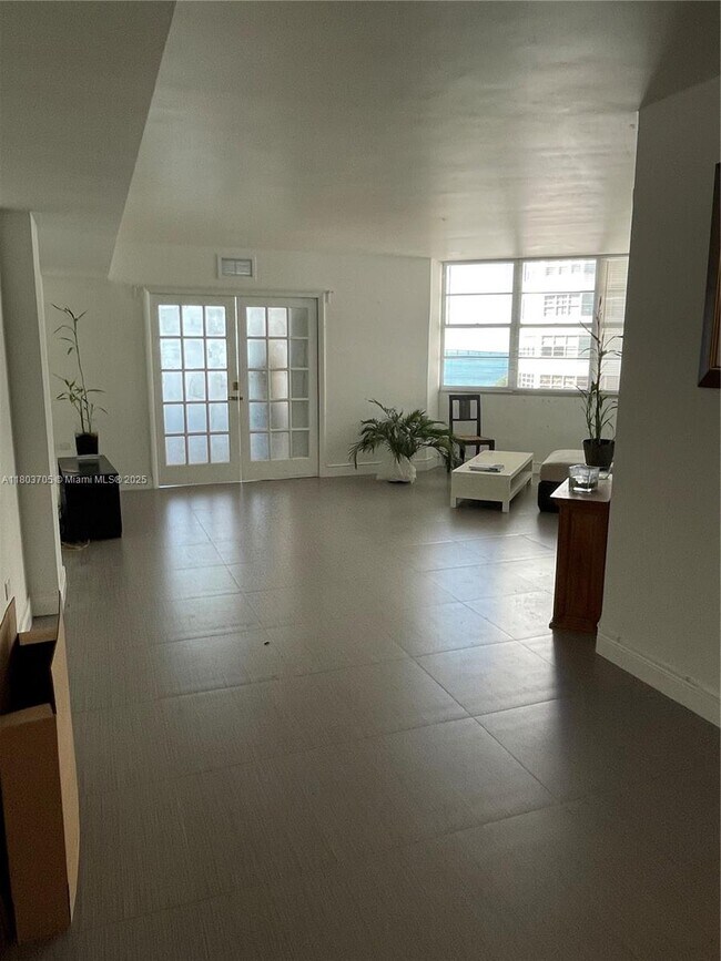 Photo - 801 Brickell Bay Dr Unidad 667 Rental