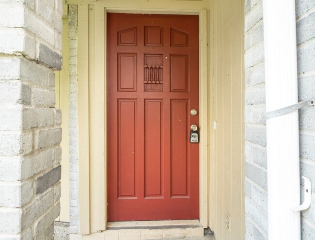 Photo - 10906 Canarywood Dr