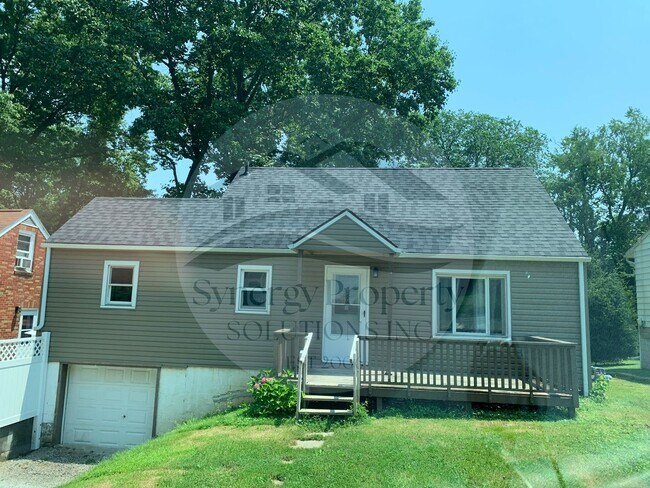 Building Photo - Madison Home