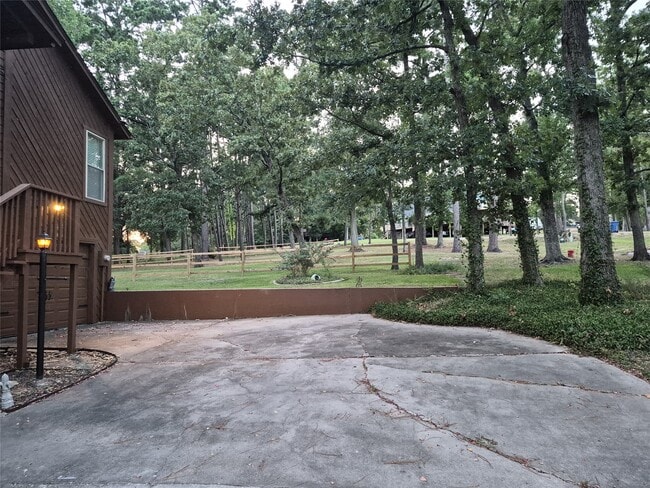 Photo - 330 Holiday Ln