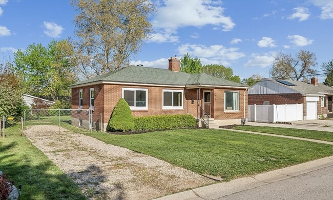Building Photo - 7420 S 240 E Rental