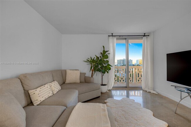 Photo - 1020 Meridian Ave Unidad 816