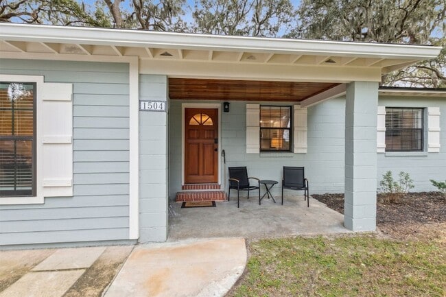 Photo - 1504 Leon St