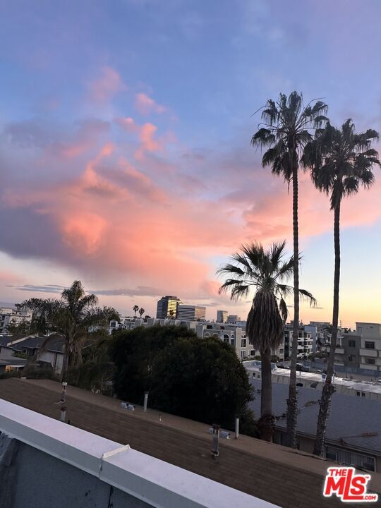 Building Photo - 11735 Dorothy St Unit 302